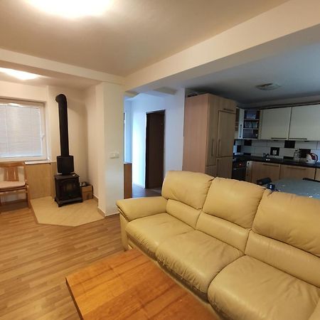 Apartman Hulin, Chrastany - Bily Екстериор снимка