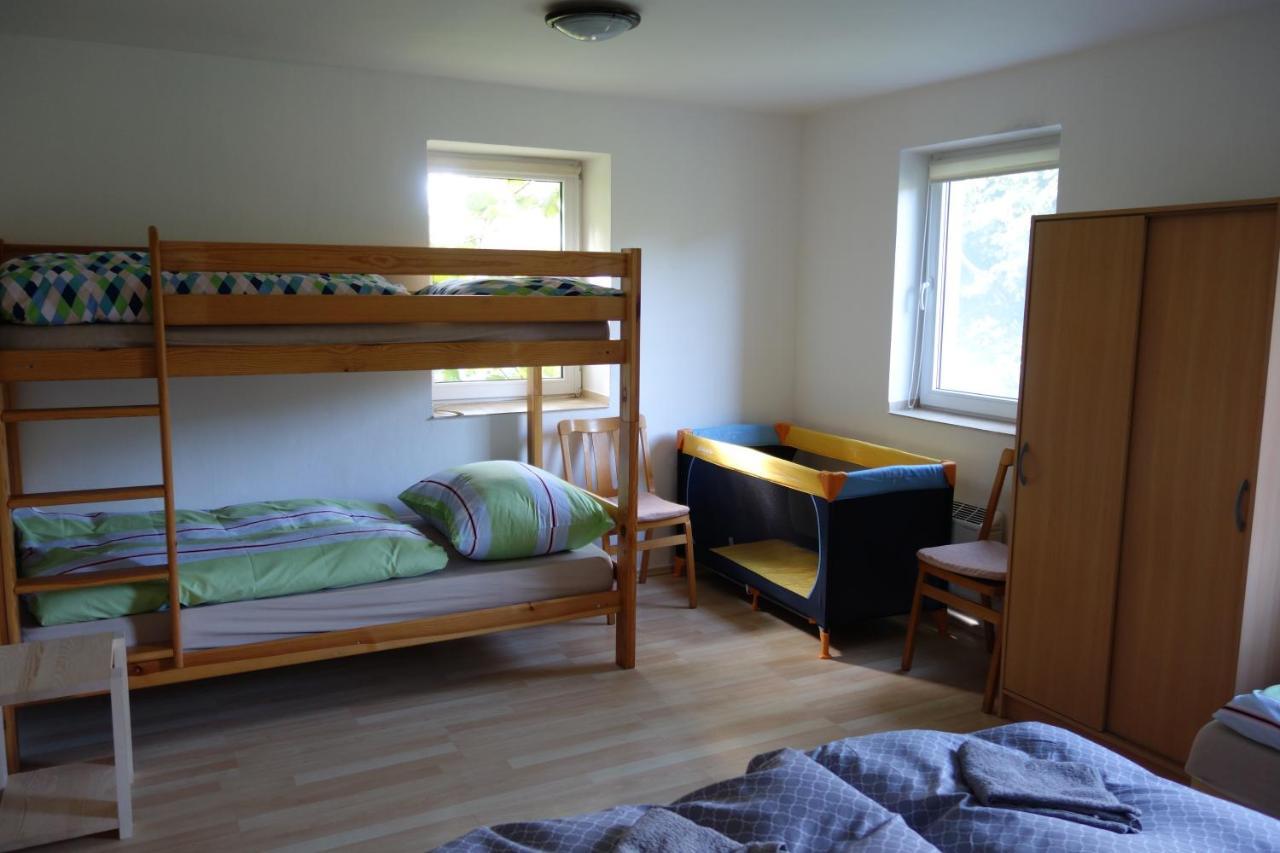 Apartman Hulin, Chrastany - Bily Екстериор снимка